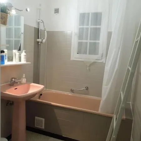 Villla Plain Pied Climatisée Spacieuse 6 Pers Proche Des Plages - V0303 *
